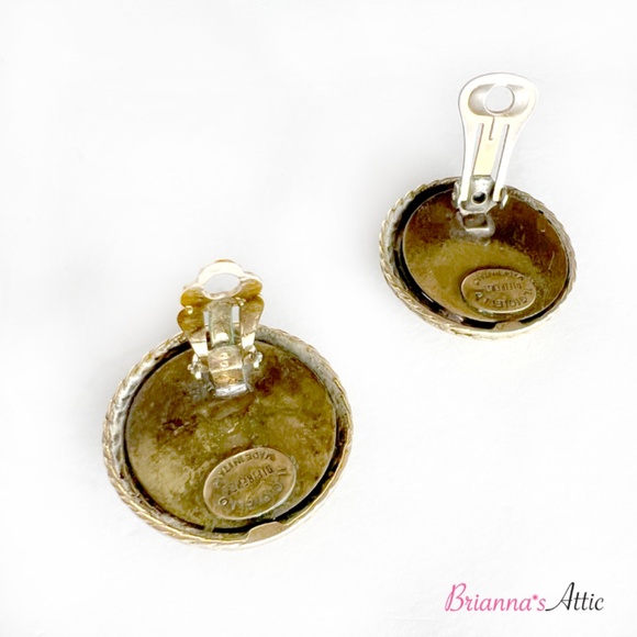 IL GIOIELLO Vintage Mid century Gold tone white Pearl large clip on Earrings - Picture 6 of 7